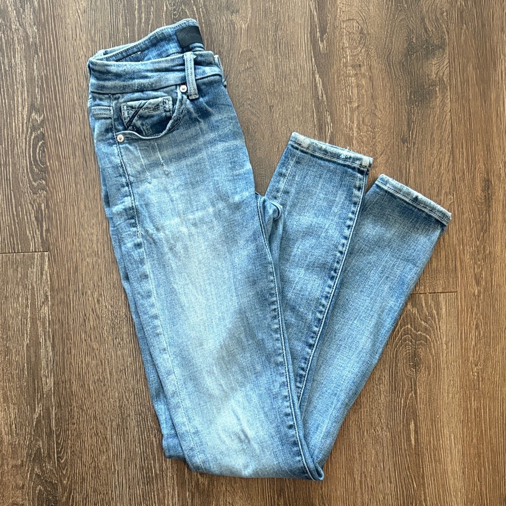 Buckle Light Blue Skinny Jeans